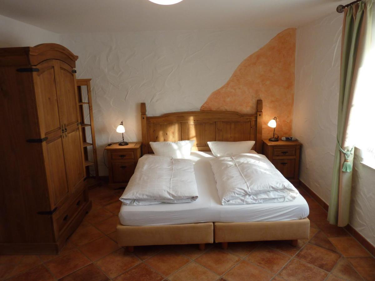 Hotel Zum Schlangenkoenig à Burg  Extérieur photo